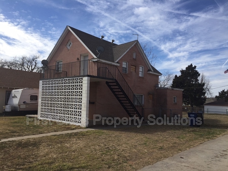 Primary Photo - 704 S Hadden Ave