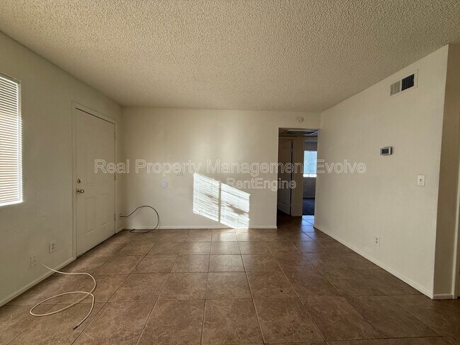 Photo - 1905 N Center St Apartment