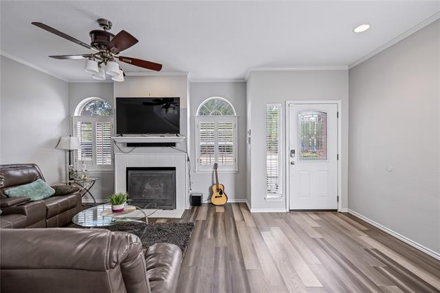 Foto del edificio - 6011 Barrington Ct