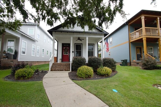 Building Photo - Exclusively Offered by Muse Realty Rentals...