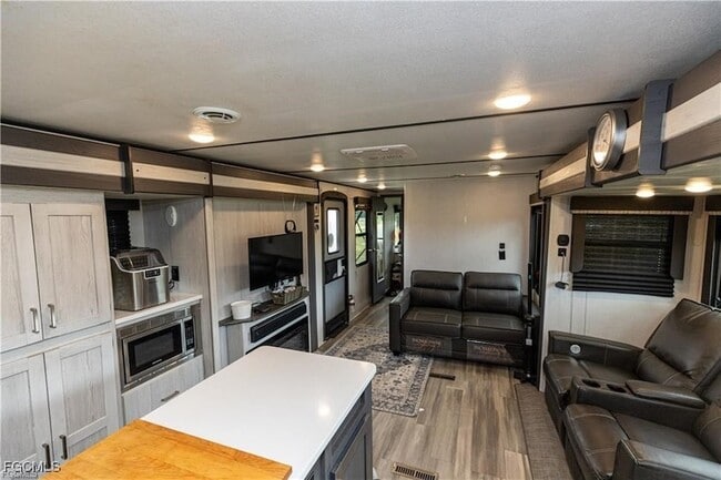 Building Photo - 17861 Palm Creek Dr