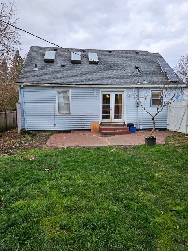 Foto del edificio - 611 W 32nd St