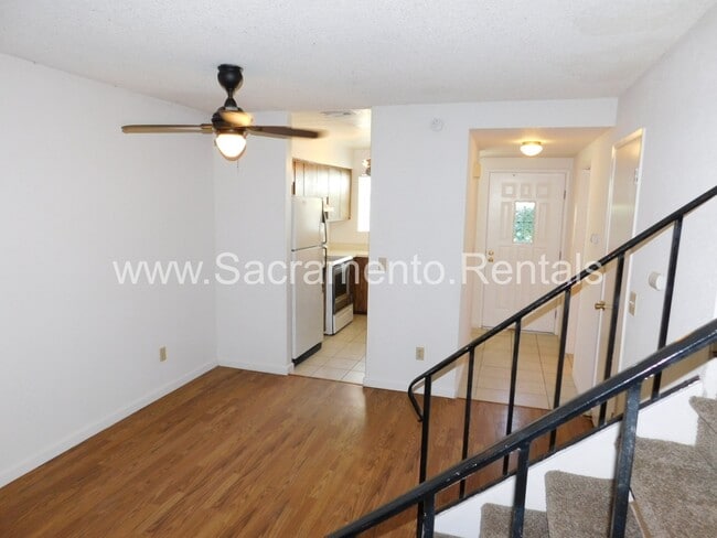 Building Photo - Foothill Farms 2bd/1.5ba Condo in Gated Co...