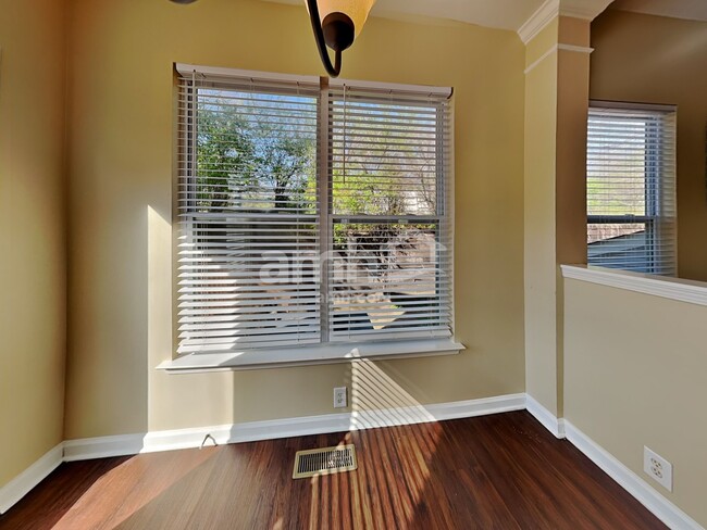 Building Photo - 1213 Travelers Pl