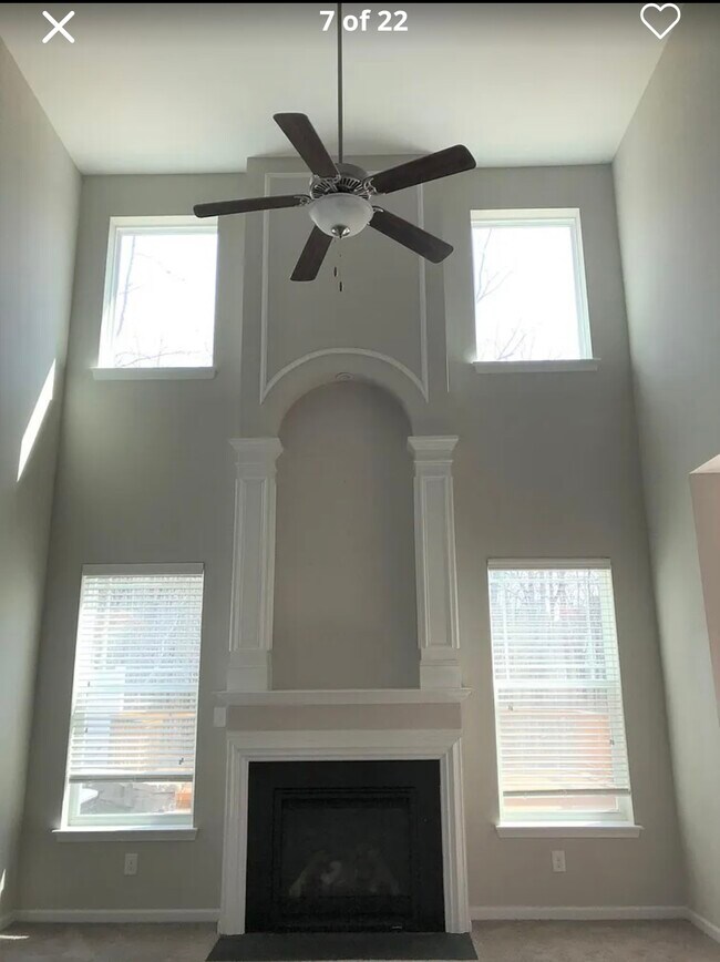 Foto del edificio - 2405 Bearded Iris Ln