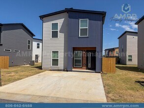 Building Photo - 511 Solar St
