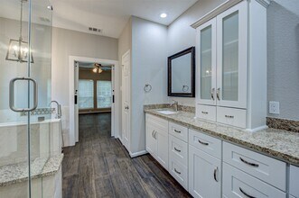 Building Photo - 3422 Mesquite Dr