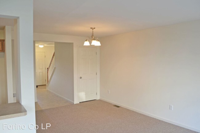 Building Photo - 3 br, 2.5 bath House - 2823 Mannerchor Rd