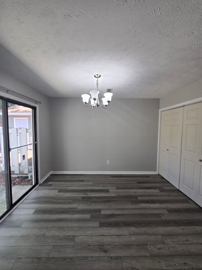 Building Photo - 504 Mill Cove