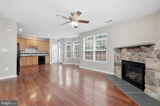 Foto del edificio - 300 Kintyre Ln