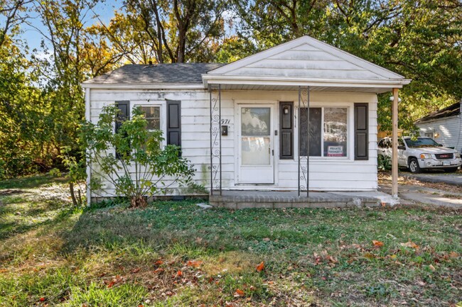 Building Photo - 1971 E Cantrell St