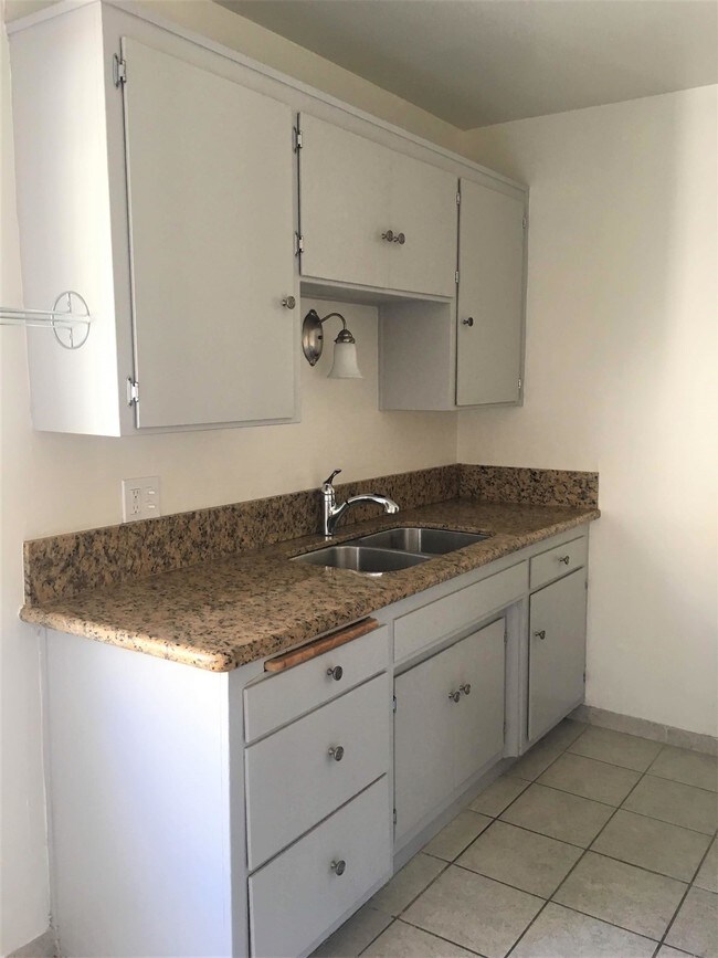 Foto del edificio - 1536 Moorland Dr