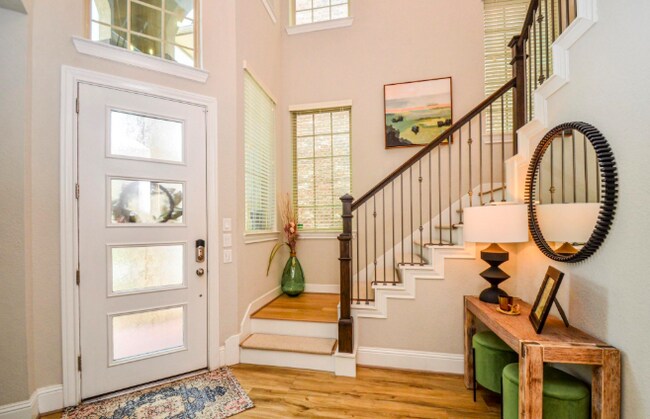 Foto del edificio - Spacious 3-Bedroom Retreat with 2.5 Baths ...