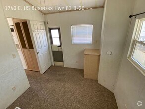 Building Photo - 20 B St