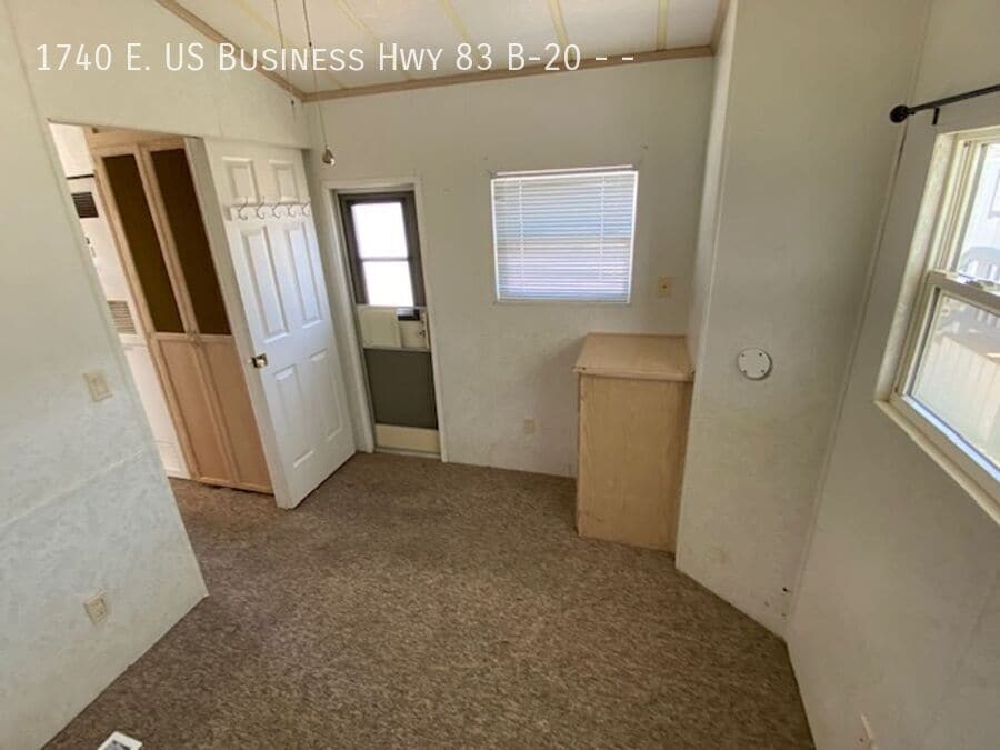 Primary Photo - 20 B St