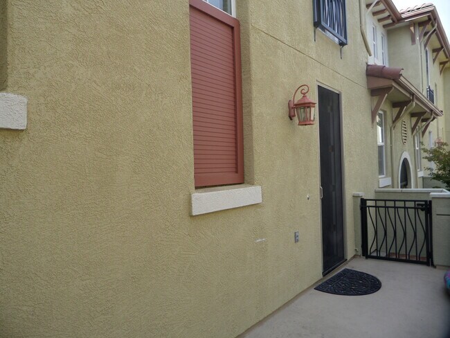 Building Photo - 53 Matisse Ct