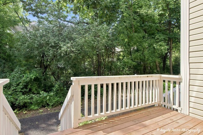 Foto del edificio - 259 W Whispering Oaks Ln