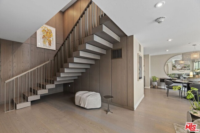 Building Photo - 2025 Ave of the Stars