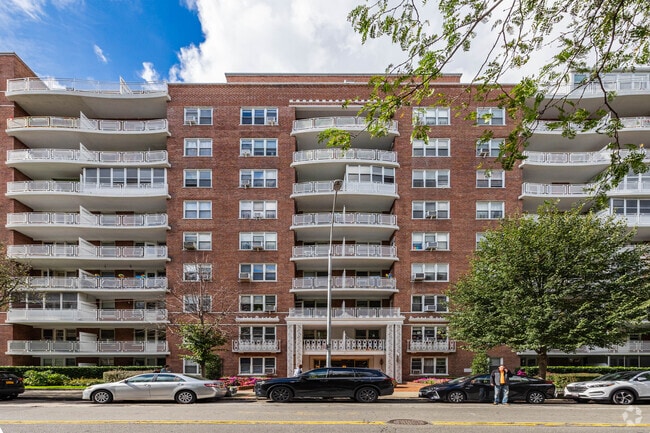 Building Photo - 6910 108th St