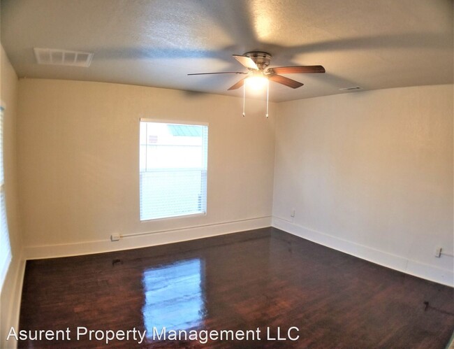 Building Photo - 3 br, 1 bath House - 545 Oak St