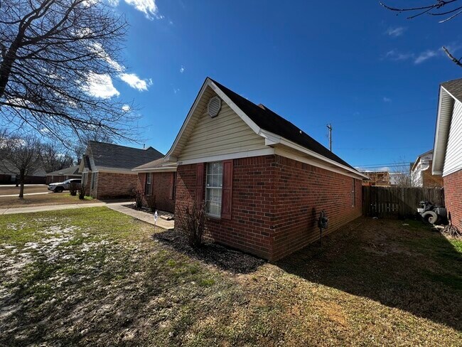Building Photo - 249 Gracewood Memphis, TN 38112