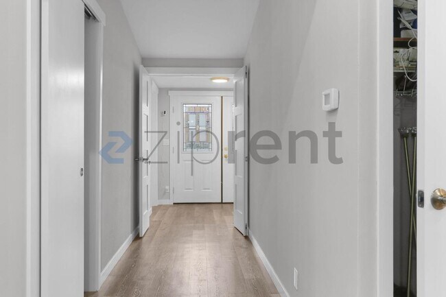 Foto del edificio - 1020 151st Ave SE