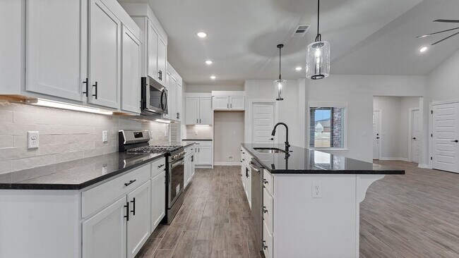 Foto del edificio - 109 N Panther Ave