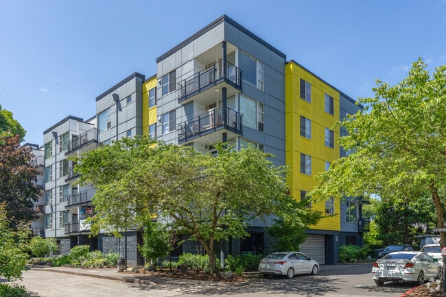 Building Photo - 5819 Glisan