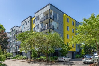 Building Photo - 5819 Glisan