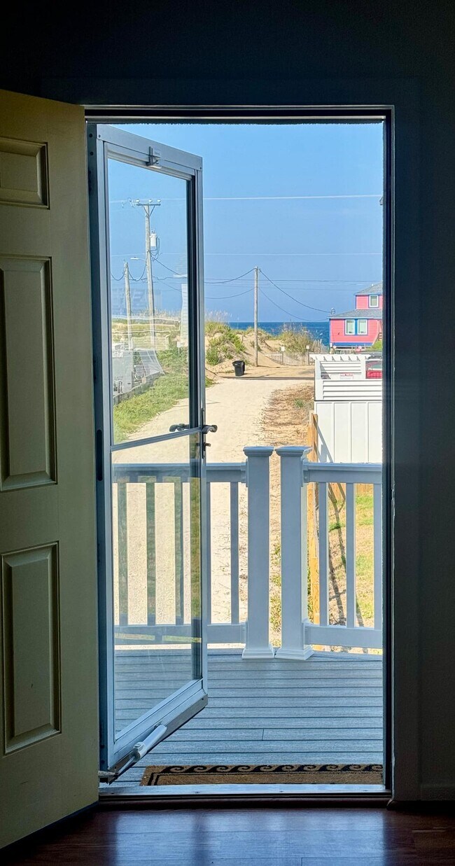 Building Photo - 3942 N Virginia Dare Trail