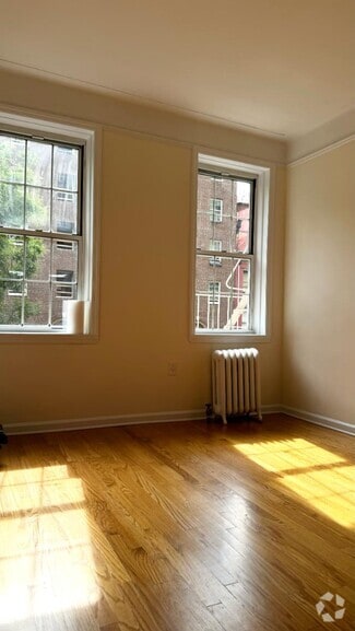 Building Photo - 117 W 13th St