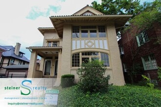Building Photo - 524-526-526 St James Pl