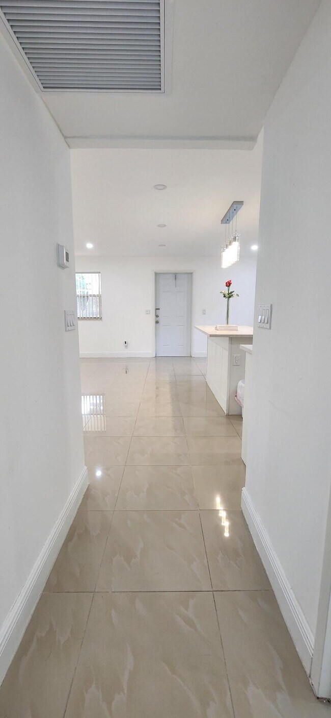 Building Photo - 153 Monaco Blvd