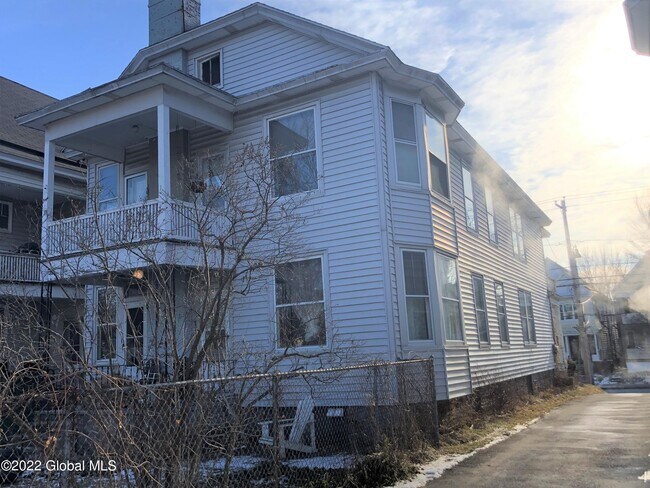 Building Photo - 221 Delaware Ave