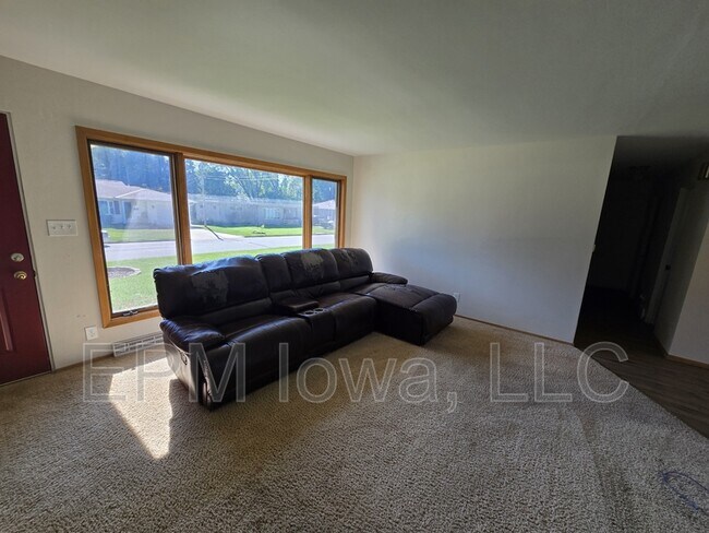 Foto del edificio - 2514 Saratoga Dr