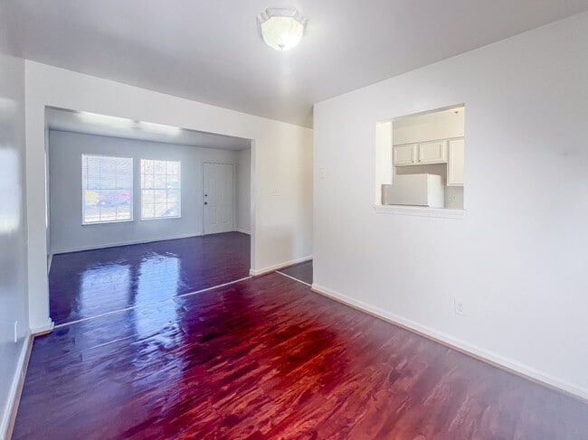 Foto del edificio - 520 Lancaster Creek Rd