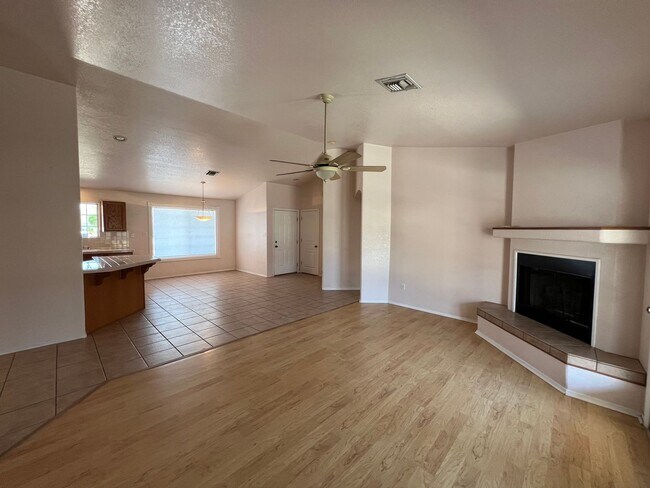 Building Photo - 3 BEDROOM HOME IN THE FOOTHILLS WITH A SPA!