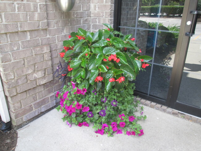 Welcoming Entrances - Sugar Creek Apartments