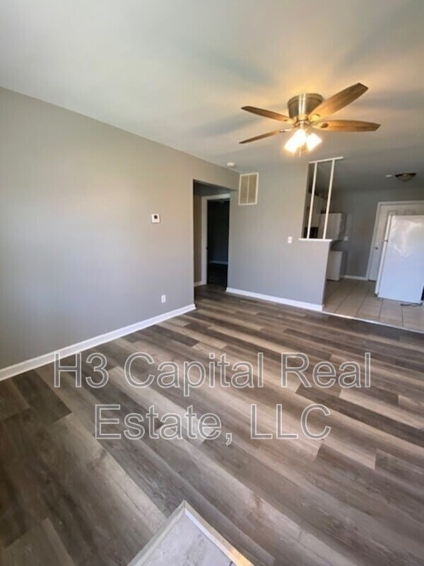 Building Photo - 4068 Bruene Ave