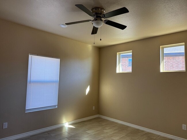 Building Photo - 5415 Rose Gdn Lp