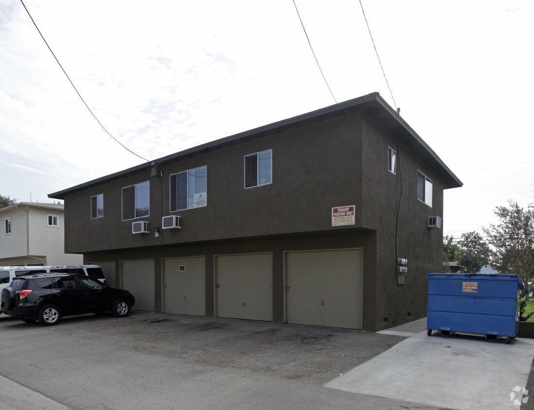 Building Photo - 2111 W Ball Rd