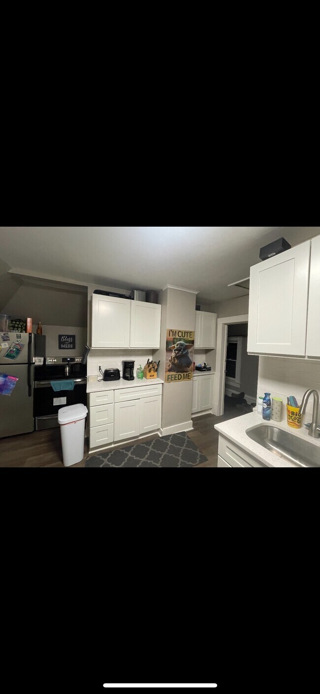Foto del edificio - 2738 Emerson Ave S