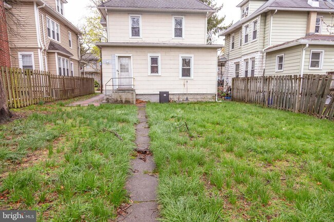 Building Photo - 20 Crestmont Terrace