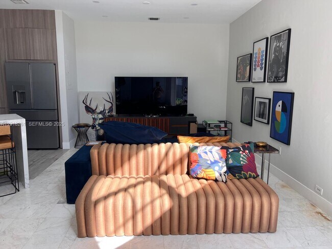 Foto del edificio - 3070 Allamanda St