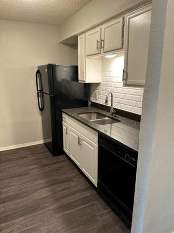 Foto del edificio - 9696 Walnut St