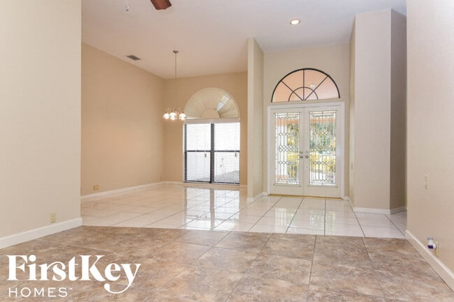 Building Photo - 2816 Pine Club Dr