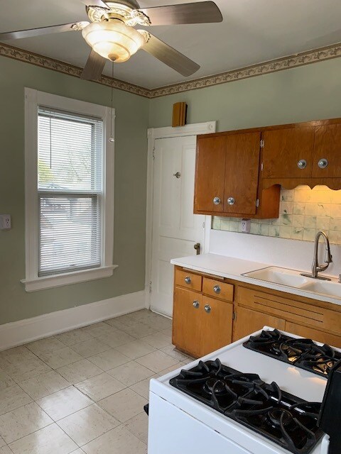 Cocina vacía - 2454 N Pierce St