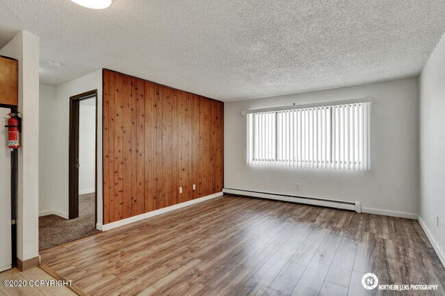 Foto del edificio - 3400 Eureka St