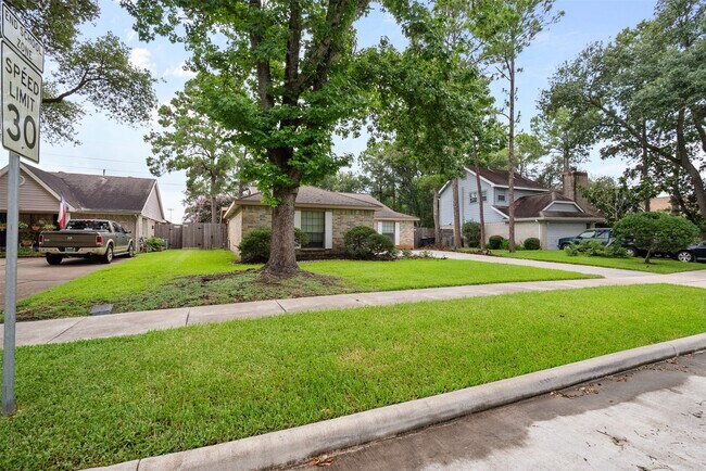 Foto del edificio - 611 Muirwood Ln