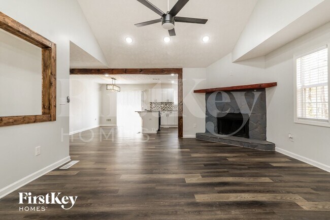 Foto del edificio - 4412 Lucy Ln SW